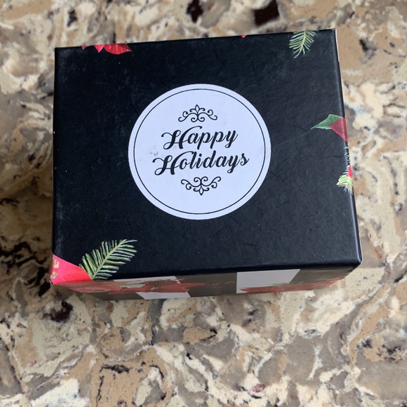 8 gold color bracelets. Brand new in box - Picture 3 of 4